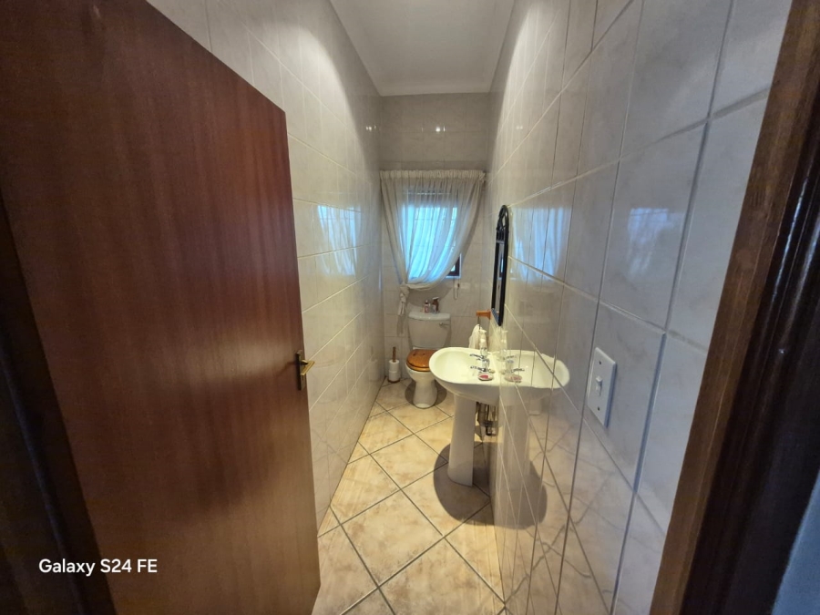 5 Bedroom Property for Sale in Cashan North West
